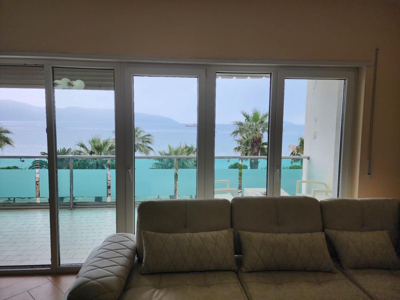 Jrl Apartament *